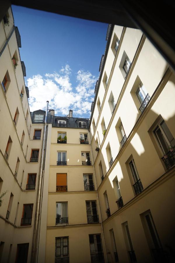 Charmant Studio Au Calme Et Bien Desservi Paris Exterior foto